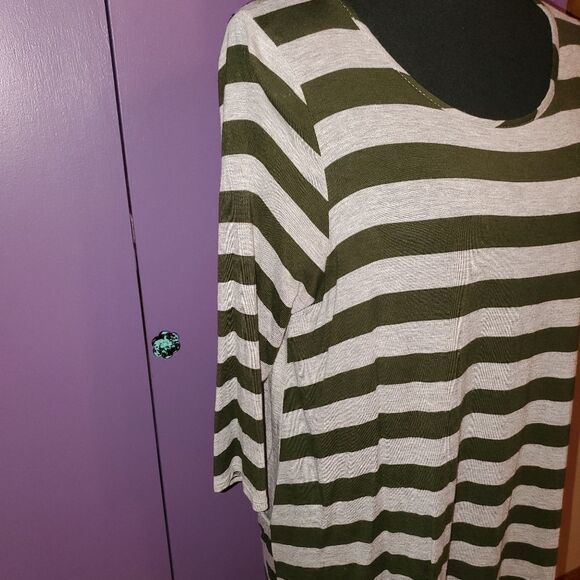 Green Grey Striped Top with Open Back EUC - Picture 6 of 6